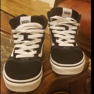 Van's shoes Size 5.5 Youth